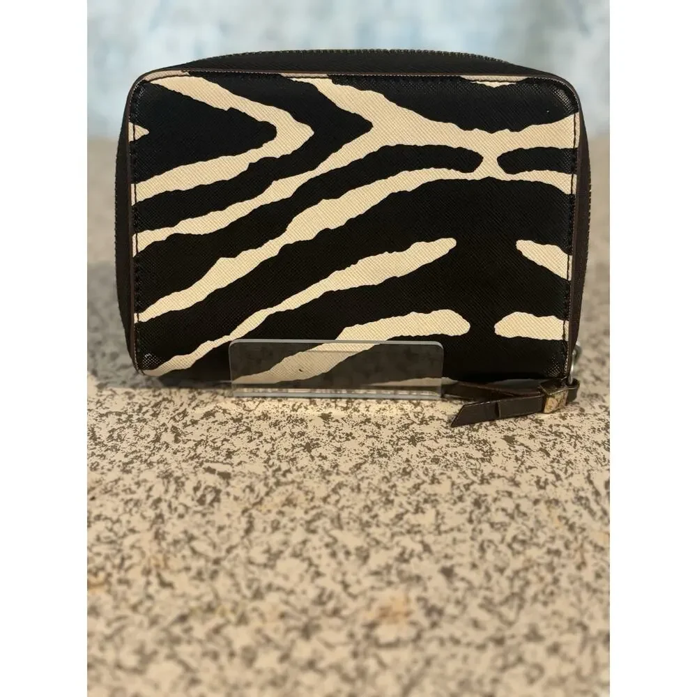 Women's Stella & Dot Zebra Print Black White Zip Around Wallet EUC Mob Wife